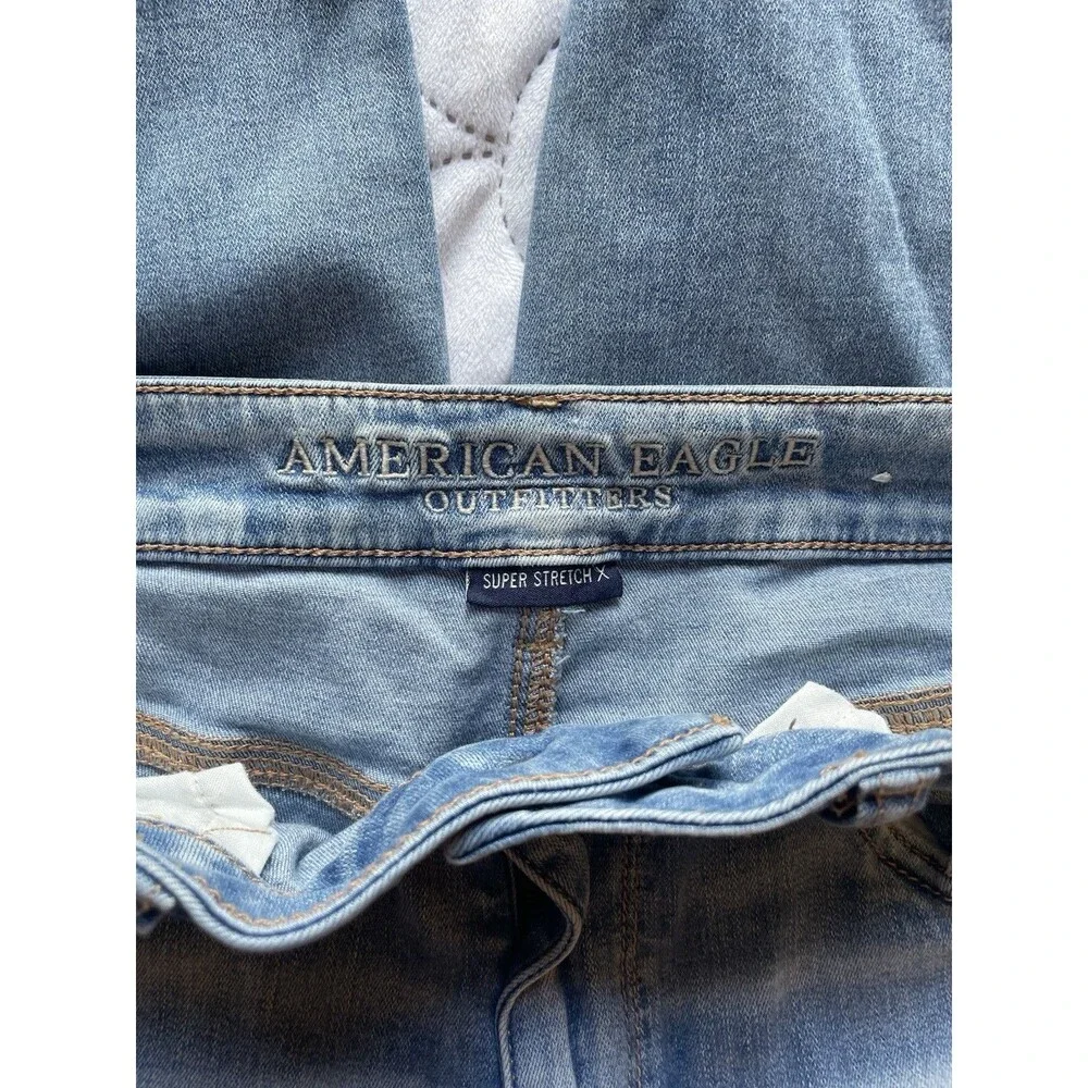 American Eagle Women’s Super Stretch Mom Straight Jeans Size 8 High Rise Blue